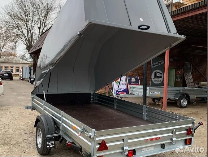 Прицеп с пластиковой крышкой