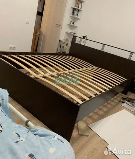 Кровать двуспальная