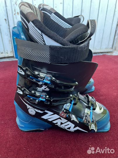 Горнолыжные ботинки