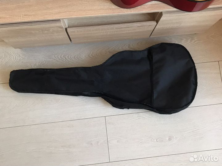 Акустическая гитара