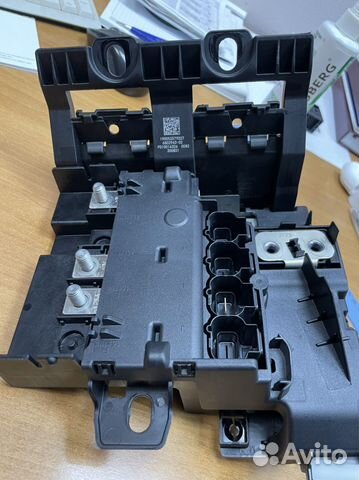 Бмв G30-31 Блок предохранителей (пиропатрон)