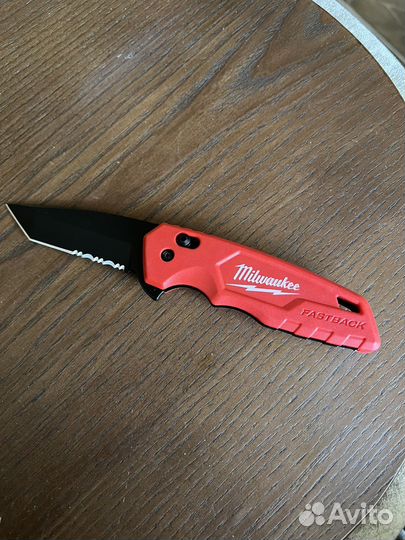 Нож milwaukee