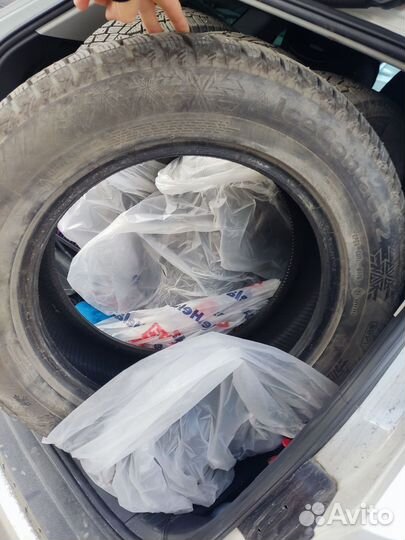 Continental IceContact 2 SUV 215/65 R17 72T