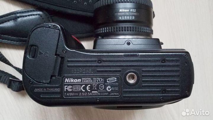 Nikon D70s полный комплект +объектив 50mm f/1.8D