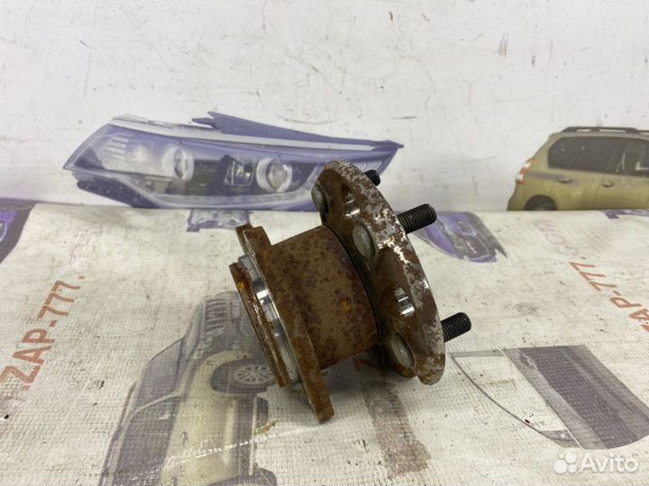 Ступица задняя Toyota Venza