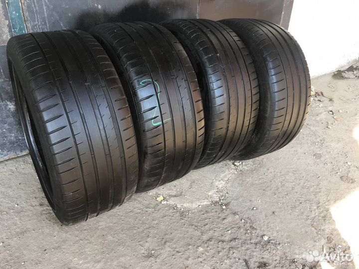 Michelin Pilot Sport 4 235/45 R18