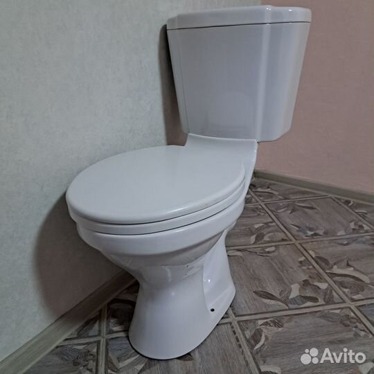 Унитаз с бачком