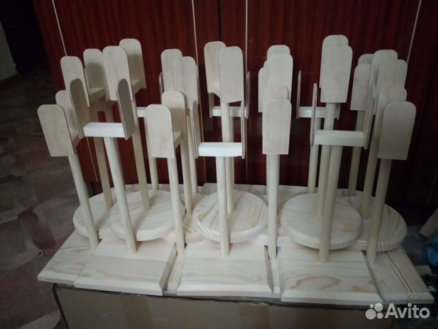 Подставки для кукол