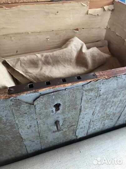 Сундук деревянный старинный