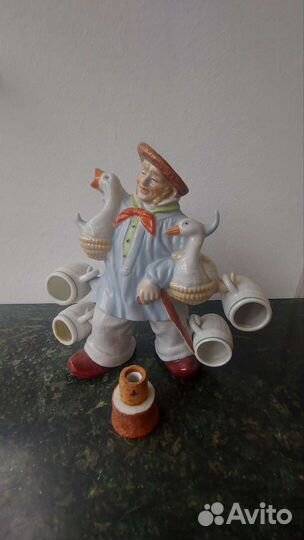 Бюргер с гусями. Штоф с рюмками. Немецкий фарфор
