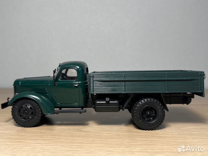 Модель Грузовика Зис - 150 бортовой 1:43