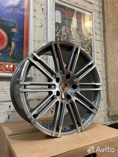 Литые диски на Porsche Cayenne Panamera R21