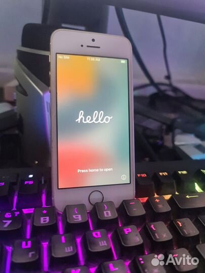 iPhone SE, 64 ГБ