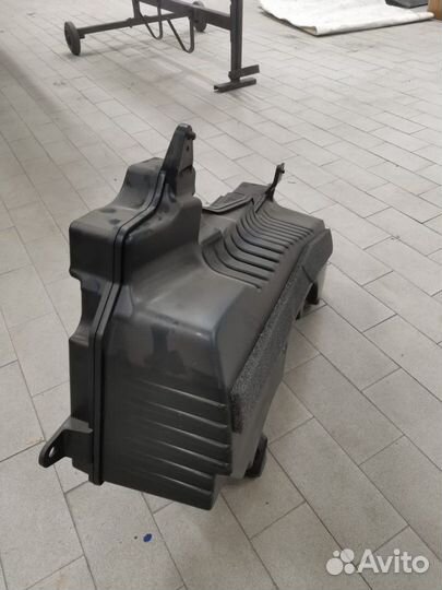 Сабвуфер Lexus LX570 861500W101