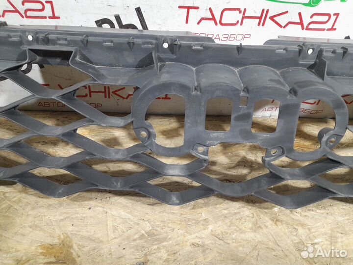 Каркас решетки радиатора Audi Q3 2018)