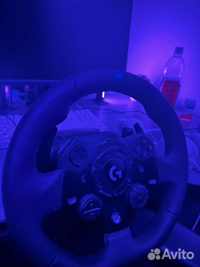 Игровой руль Logitech G923