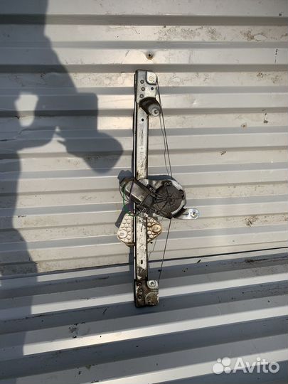 Стеклоподъемник передний левый рено логан 1