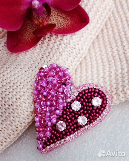 Брошь сердце