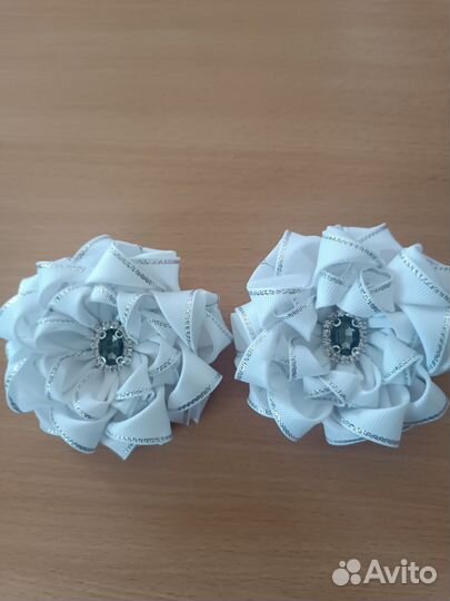 Бантики для волос школьные