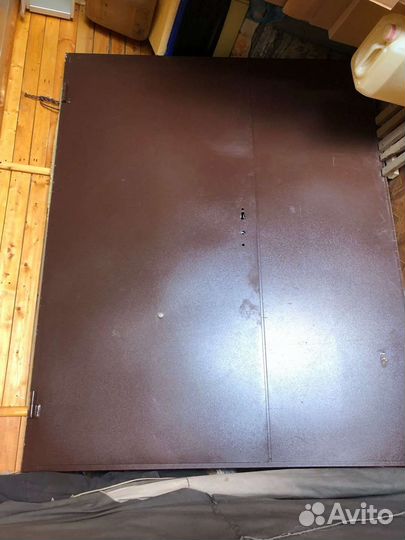 Входная металлическая дверь