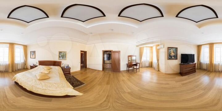 Коттедж 560 м² на участке 13 сот.