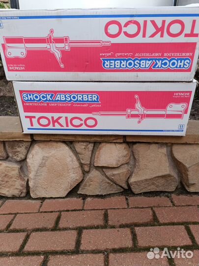 Передние амортизаторы на Хайлендер 2014г