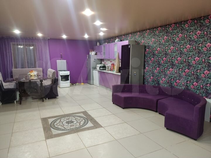 Дом 300 м² на участке 7 сот.