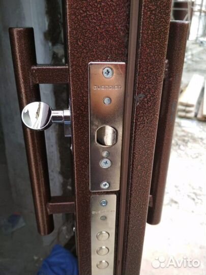 Ремонт входных дверей, замена и установка замков