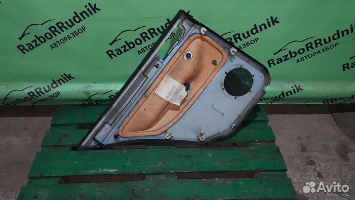 Обшивка двери задней правой Volkswagen Golf GTI