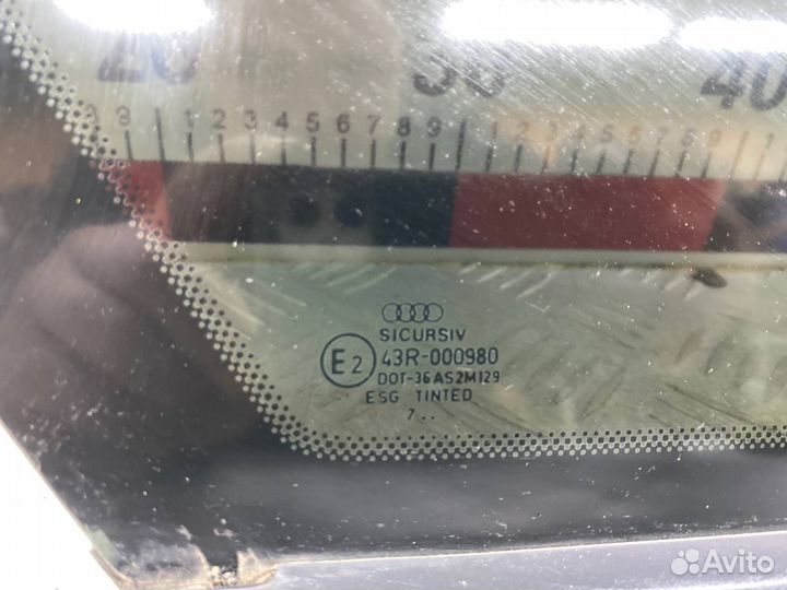 Б/У форточка багажника (стекло, собачатник) задний