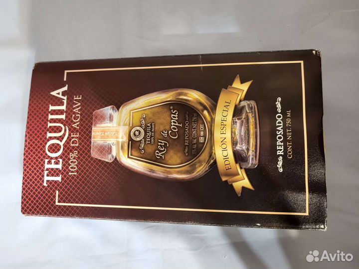 Бутылка и коробка из под текилы Rey de Copas
