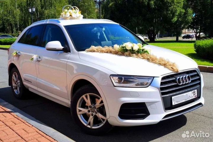 Свадебное украшение в золотом цвете