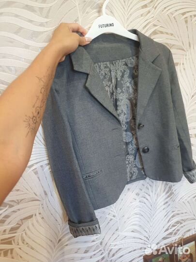 Пиджак для девочки примерно на рост 134