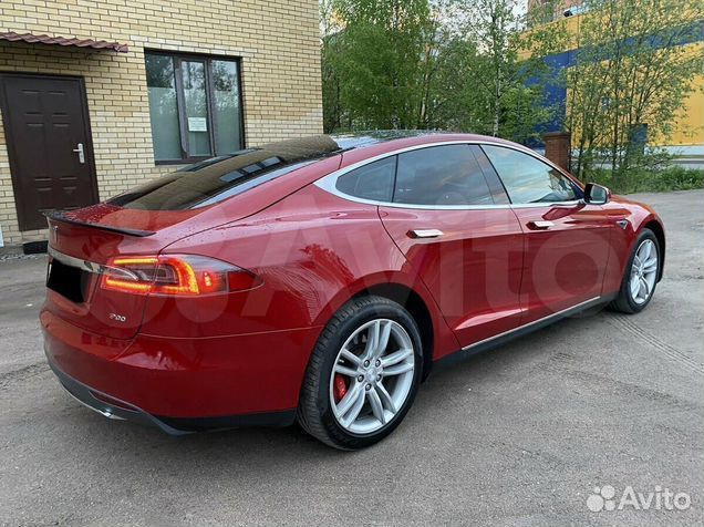 В разборе Tesla Model S