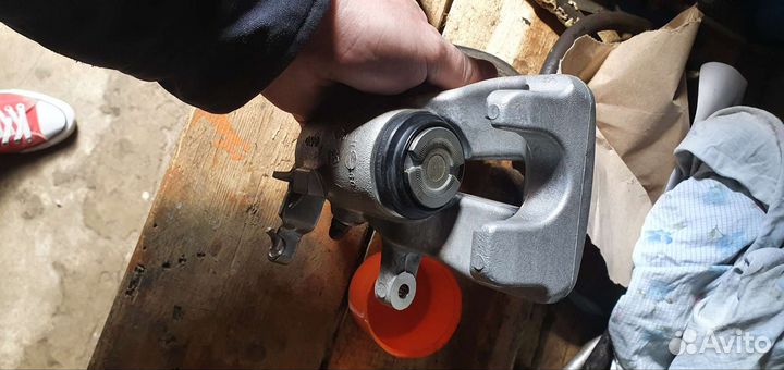 Суппорт задний vag