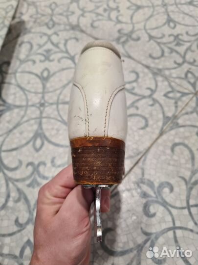 Фигурные коньки для начинающих Graf. Лезвие 7 2/3