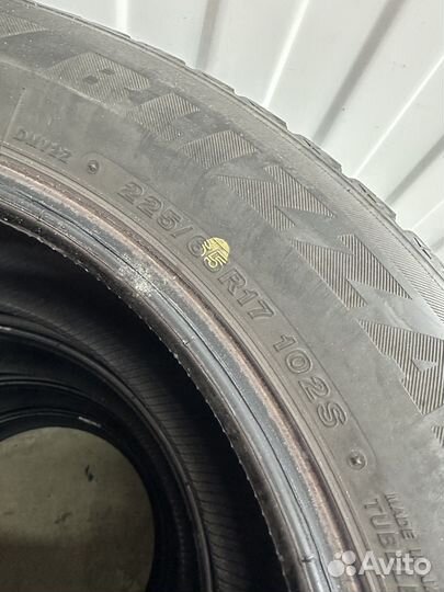 Bridgestone Blizzak DM-V2 225/65 R17 102S