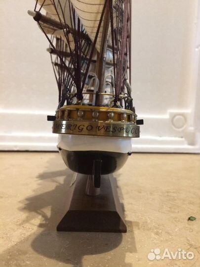 Модель корабля из дерева Amerigo Vespucci