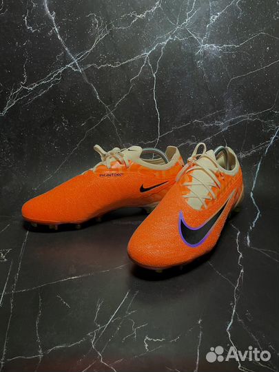 Футбольные бутсы nike phantom gx