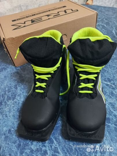 Лыжные ботинки