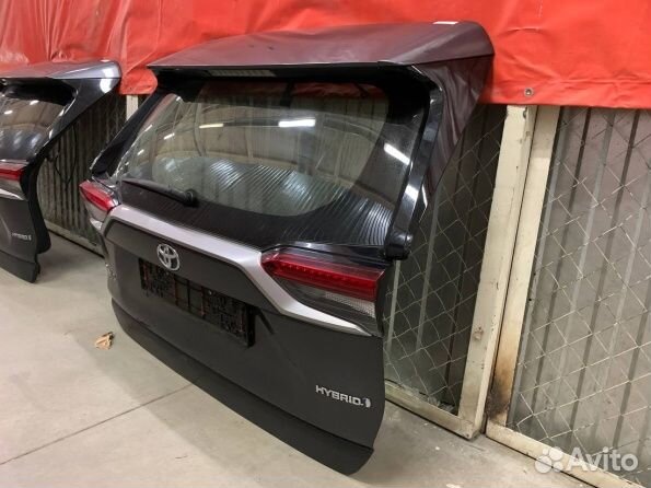 Крышка багажника Toyota RAV-4 2018