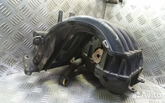 Впускной коллектор бензиновый citroen C5 1 (9SE09C