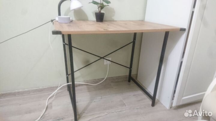 Стол письменный