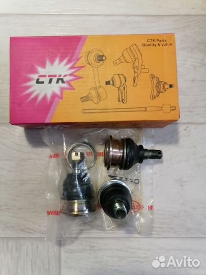 Шаровая верхняя переднего рычага Toyota Mark II