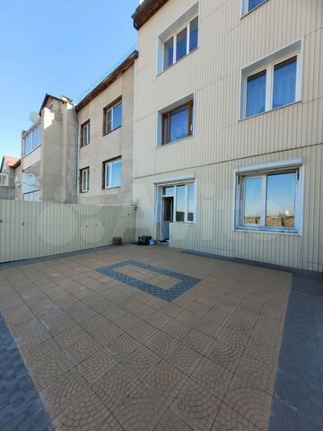 3-к. квартира, 80,5 м², 1/3 эт.