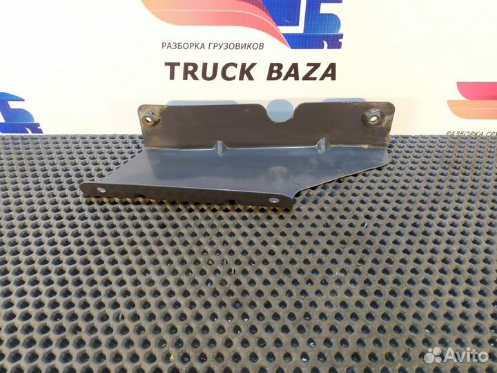 1447929 Кронштейн усилителя бампера левый