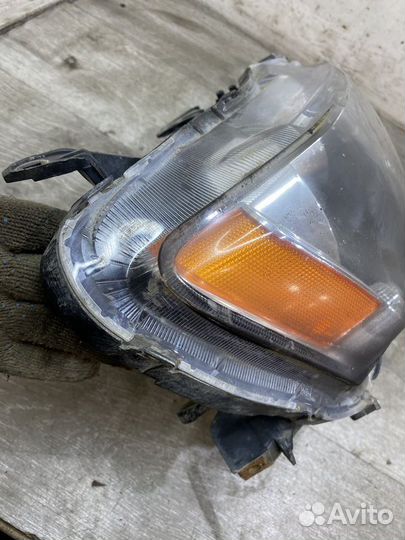 Фара правая Mitsubishi Lancer