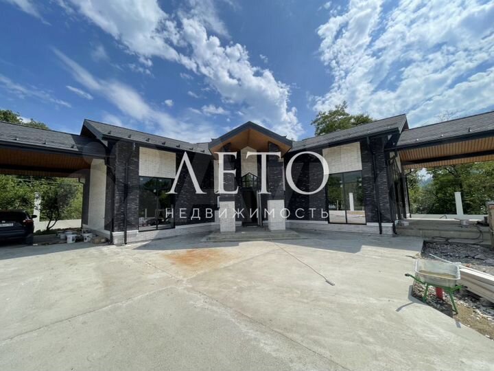 Дом 208 м² на участке 16 сот.