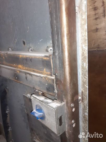 Продам старую железную дверь СССР