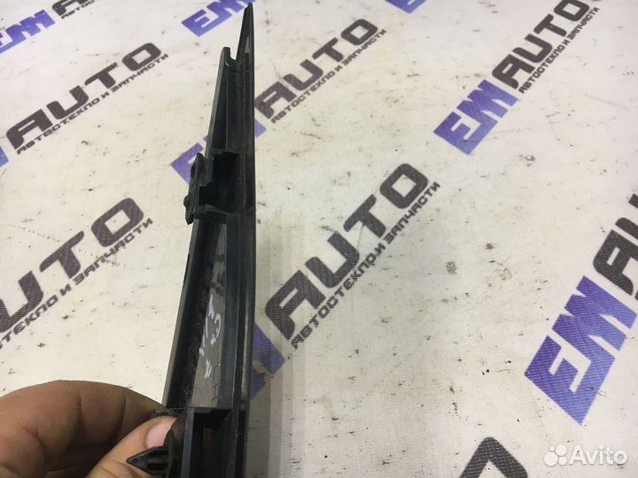 Уголок двери задней левой наружный Мазда сх7